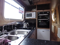 The SavoyV canal boat